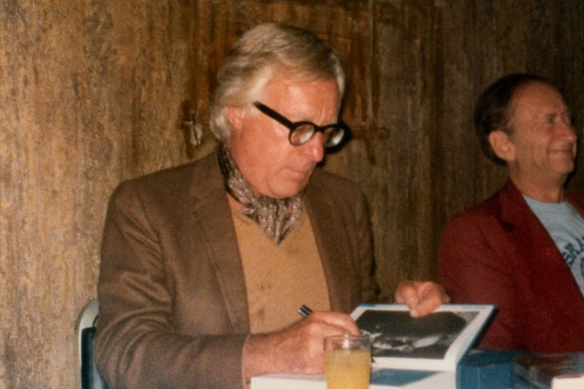 ray-bradbury-at-world-fantasy-convention-photo